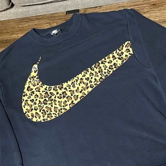 Nike Leopard Print Check Swoosh Black Sweatshirt Top L/S Round Neck WMN SM - Picture 3 of 5